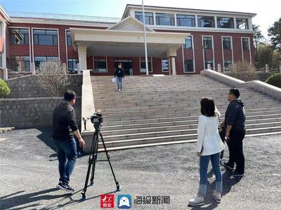 電影《支教島&middot;春風(fēng)》攝制組走進(jìn)青島啟迪中學(xué)!預(yù)計(jì)今年與觀眾見(jiàn)面